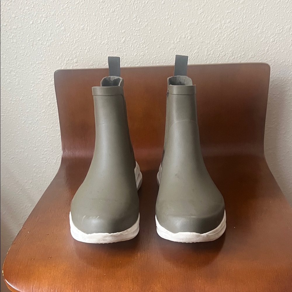 Chooka Olive Green Chelsea Rain Boots